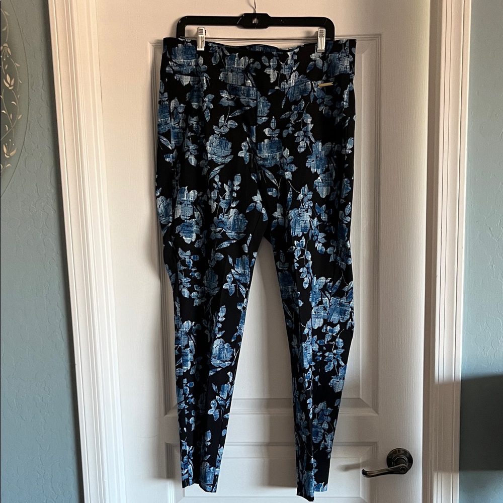 Roz & Ali Black and Blue Floral Straight Leg Pants